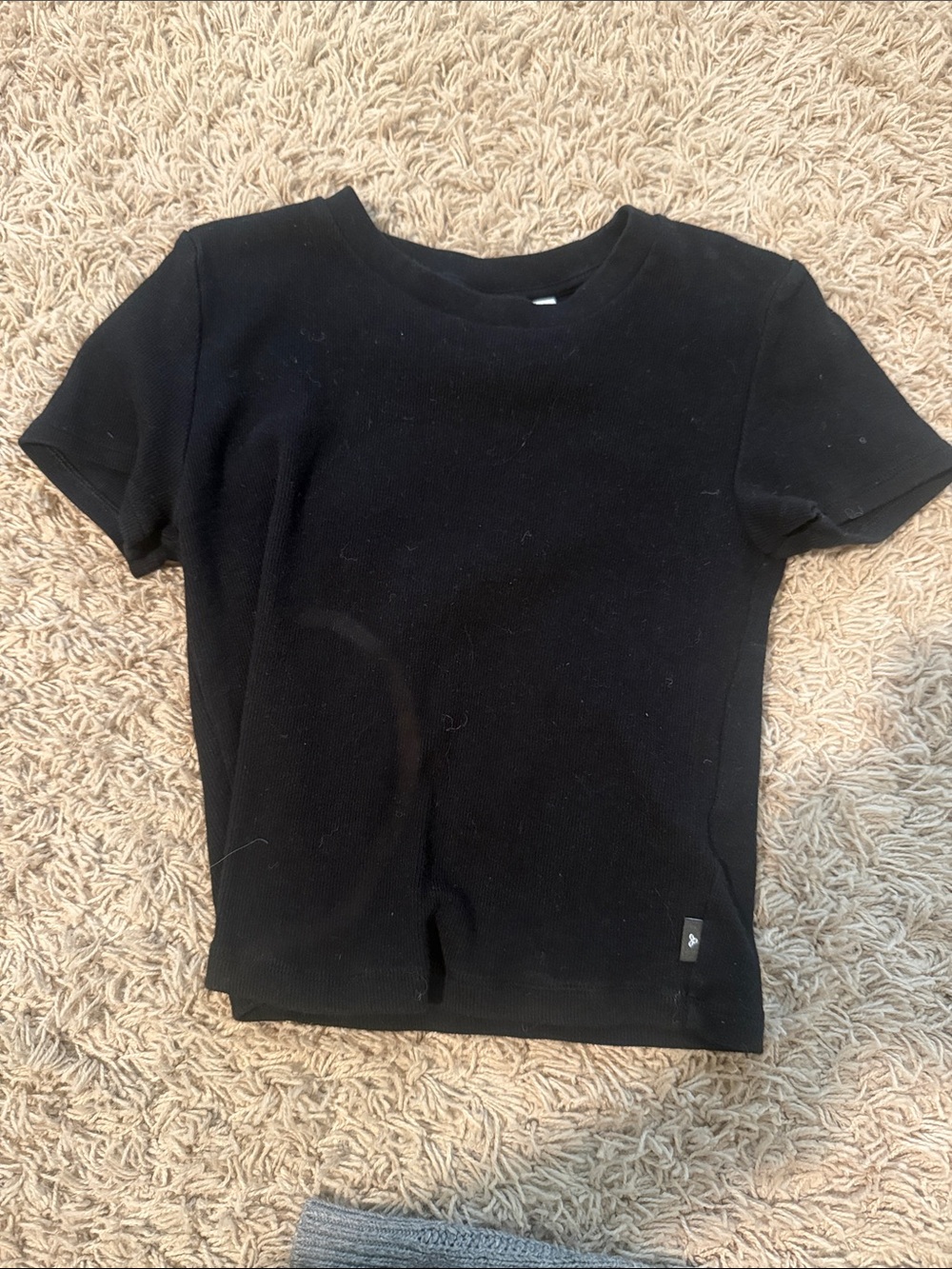 Aritzia TNA ribbed baby tee